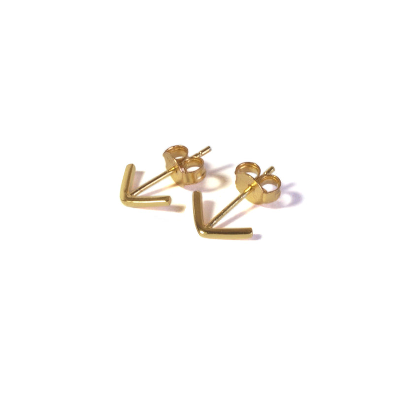 Arrow Bar Earrings with posts in - Yellow Gold