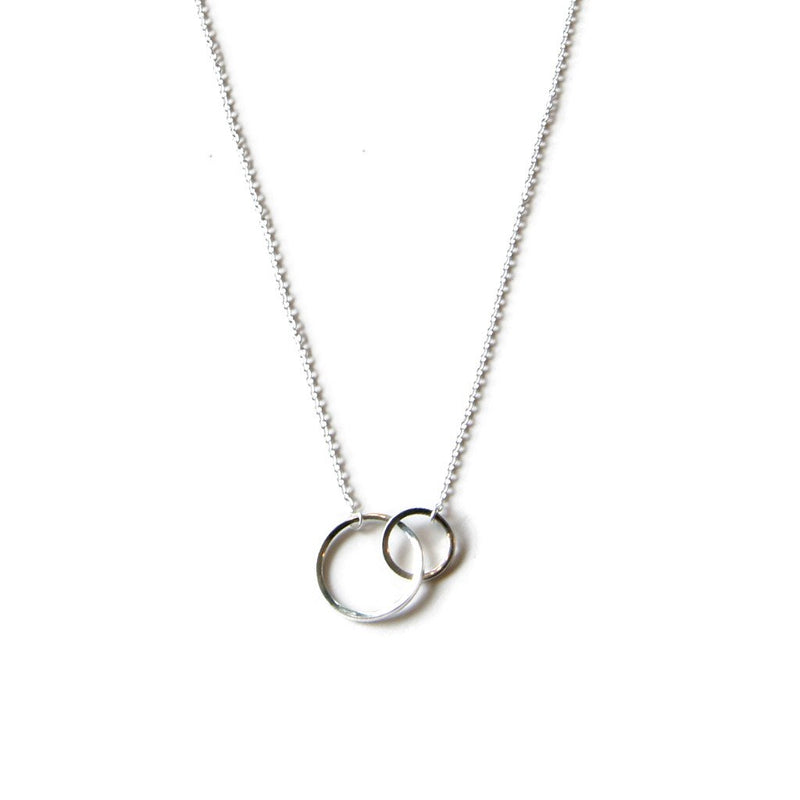 Interlocking Rings Necklace in Silver by Jane Hollinger - NEWTWIST